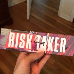 NWT MAC Risk Taker Eye Shadow and Highlighter